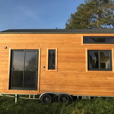 L'abeille Vie Tiny House Campsite