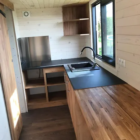 L'abeille Vie Tiny House Campsite